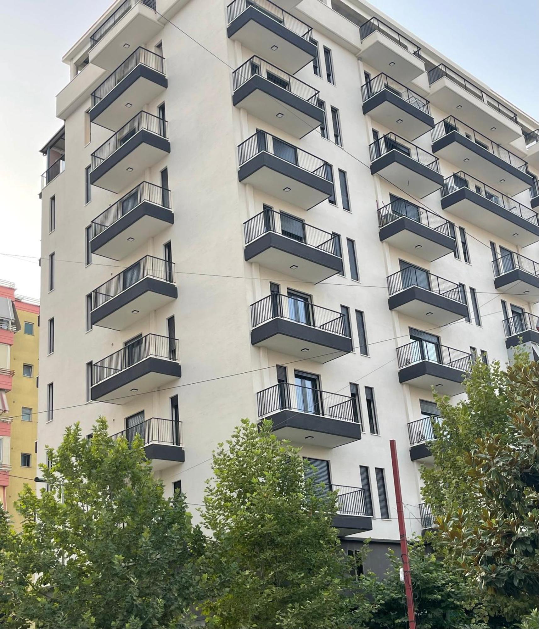 Modern Apartment In Central Vlorë Buitenkant foto